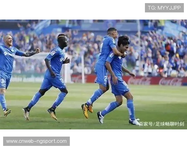 英超裁判组入驻足球学院，VAR决策流程成教学案例