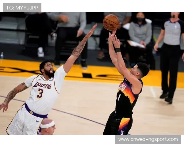 独行侠迎战湖人，加福德伤愈复出参与完整训练